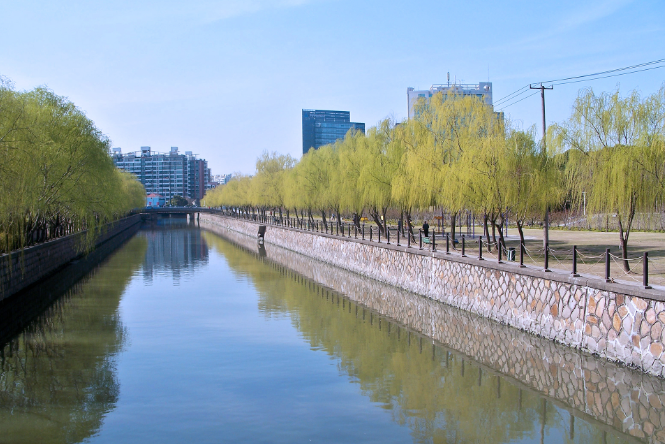 Daning Lingshi Park